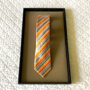 Men’s slim narrow orange and grey silk tie